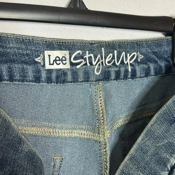 Lee Women’s Denim Capris - Picture 6 of 7